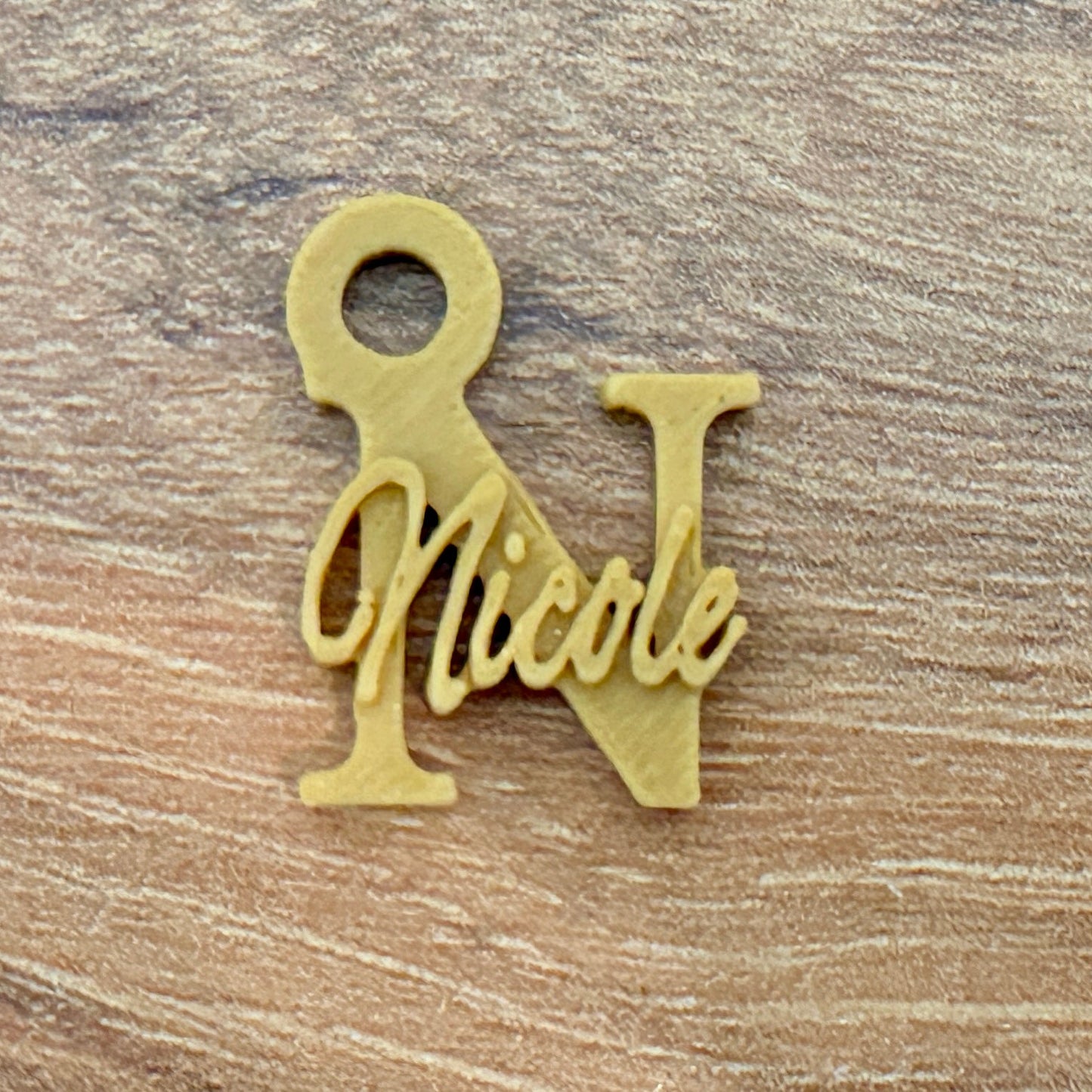 Schlüsselanhänger mit großem Anfangsbuchstaben