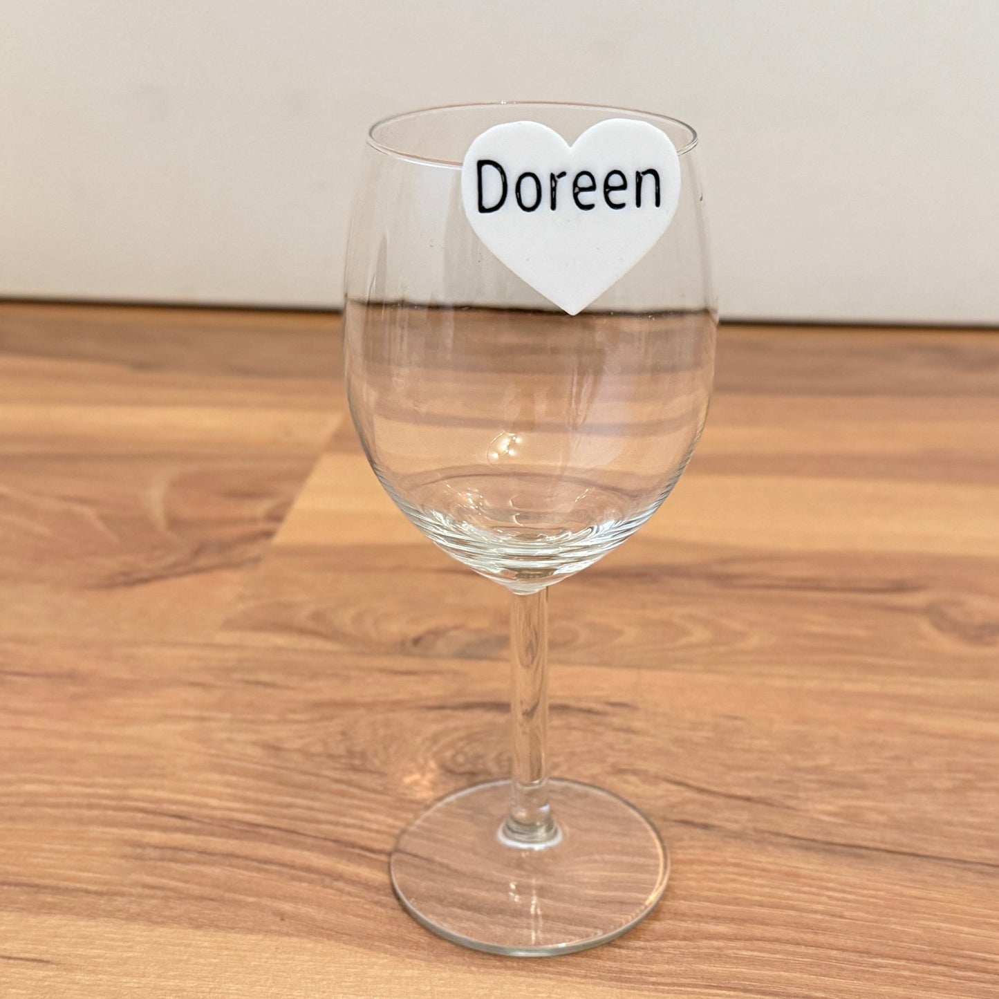 Herzförmiges Namensschild