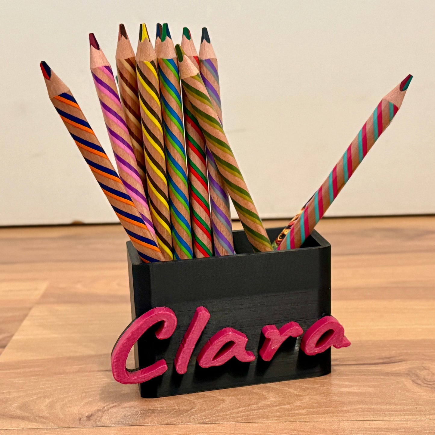 Moderner Stiftehalter aus dem 3D-Drucker – minimalistisches Design