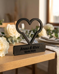 Hochzeitsgeschenk personalisiert mit Namen und Datum, Herz Aufsteller Paar, Geschenk Jahrestag, Verlobung, Valentinstag, Deko mit Gravur