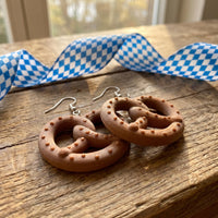 Brezel Ohrringe 3D Druck Oktoberfest Schmuck Brezn Anhänger Damen Geschenk Wiesn – Bild 1