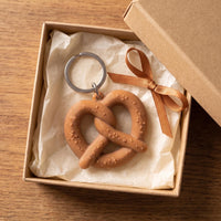 Brezel Anhänger 3D Druck Schlüsselanhänger Oktoberfest Geschenk Brezn Wiesn Deko – Bild 2